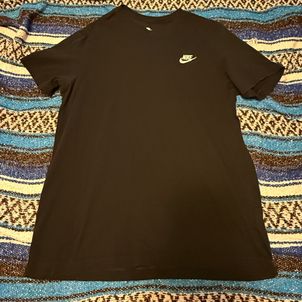 Nike men’s t shirt